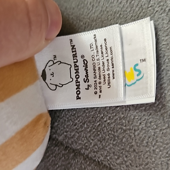 1/$6 or 2/$10 NWT Squishmallows - Hello Kitty Pompompurin Clip-On Keychain Plush - Picture 6 of 8